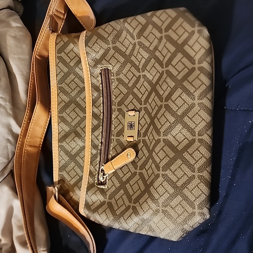 NO LONGER NEEDING THIS BAG